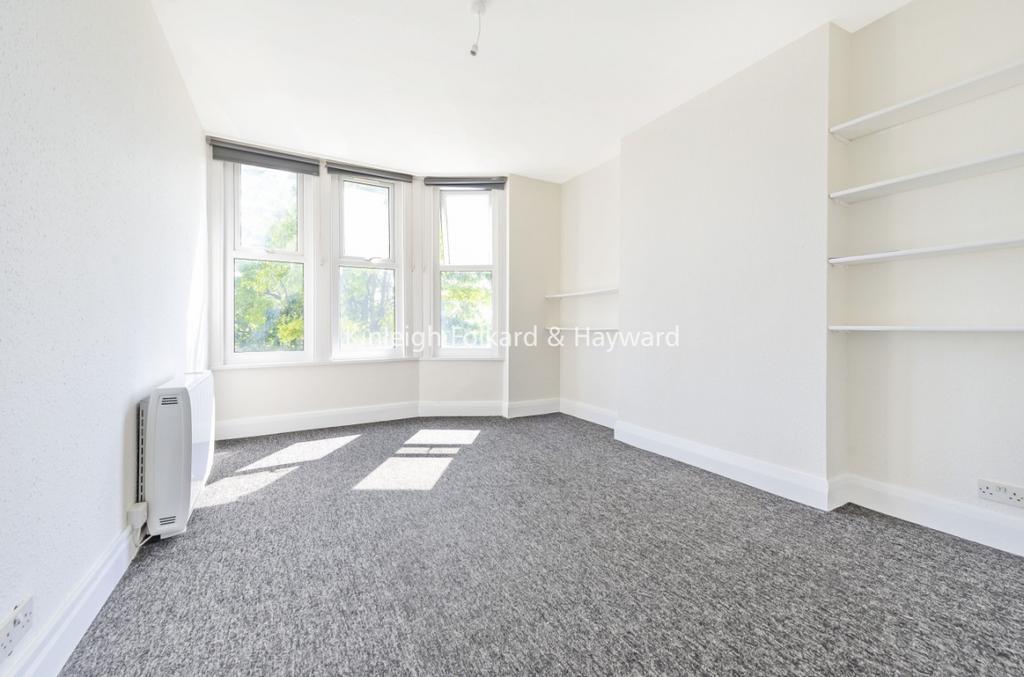 Catford Broadway London SE6 1 bed flat £1,250 pcm (£288 pw)