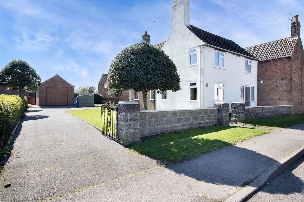 Main Street, Laneham, Retford 3 bed detached house for sale £285,000