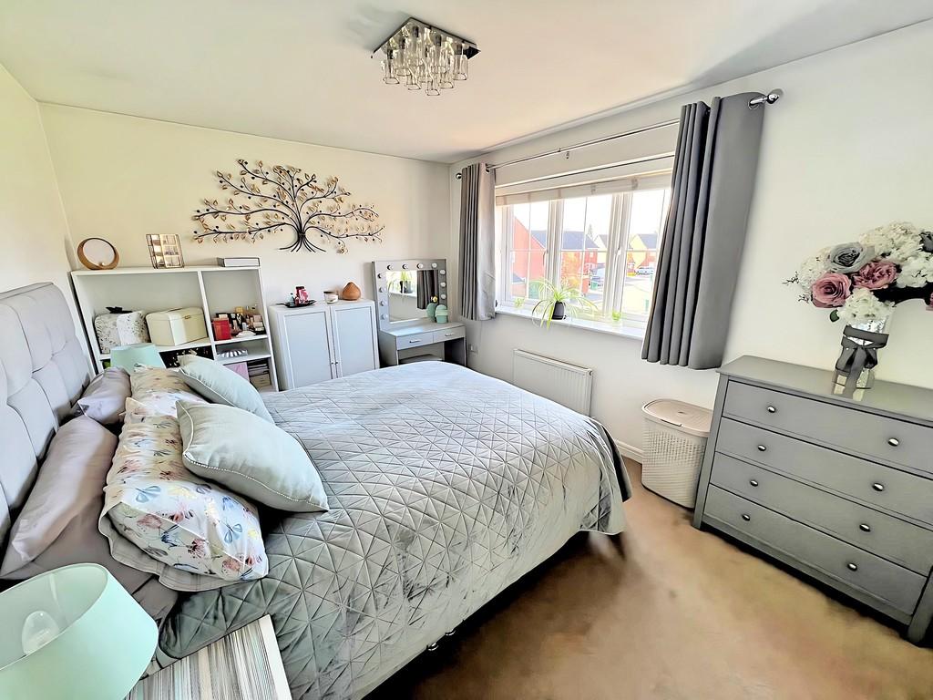 Lancaster Gardens, Holbrooks, Coventry, CV6 6HF 3 bed semidetached