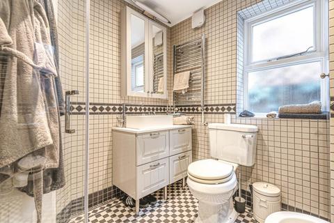 37a Aliwal Road, London, SW11 1RB