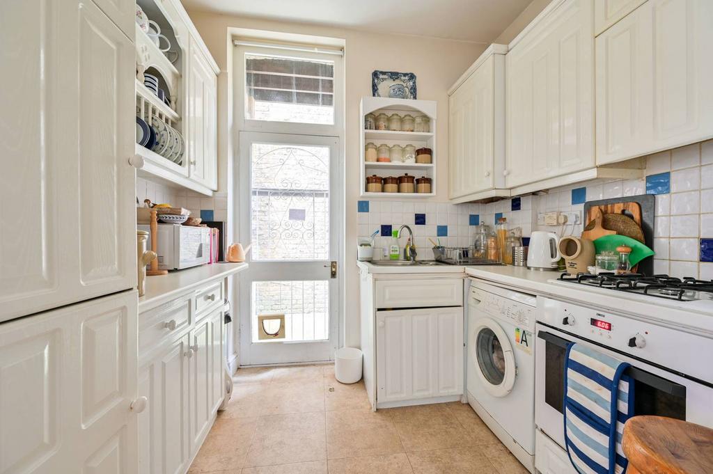 Perry Vale, Forest Hill, London, SE23 2 bed flat for sale £450,000