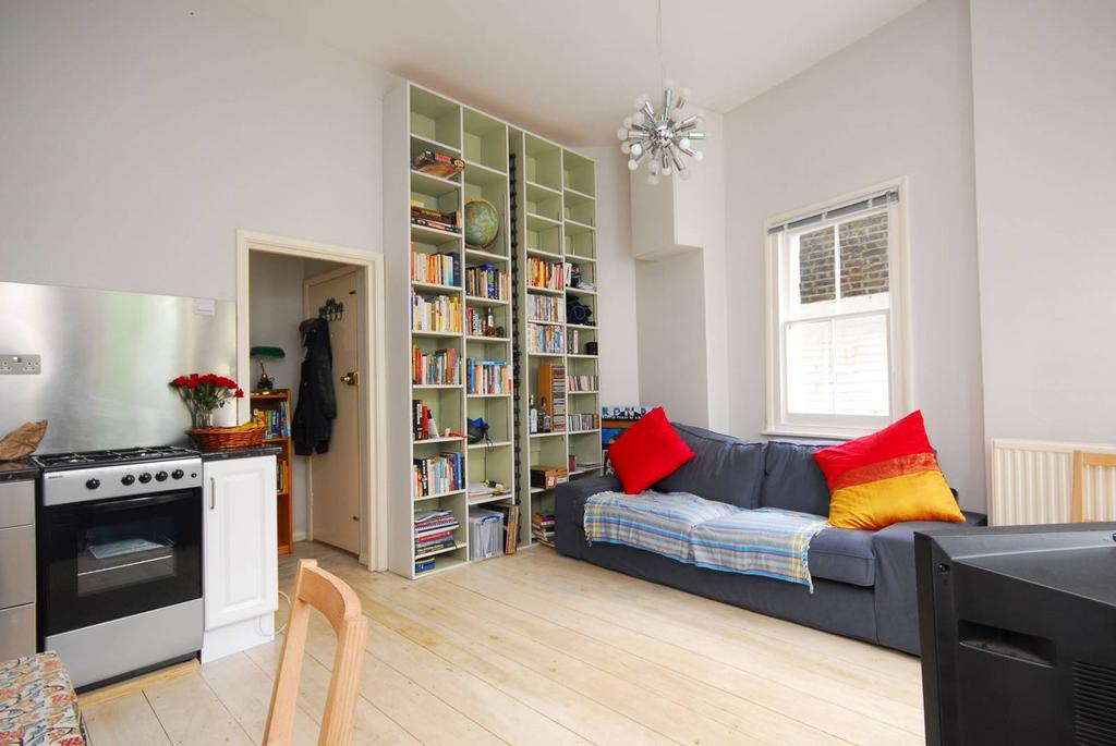 South Lambeth Road, Vauxhall, London... 1 bed flat £1,842 pcm (£425 pw)