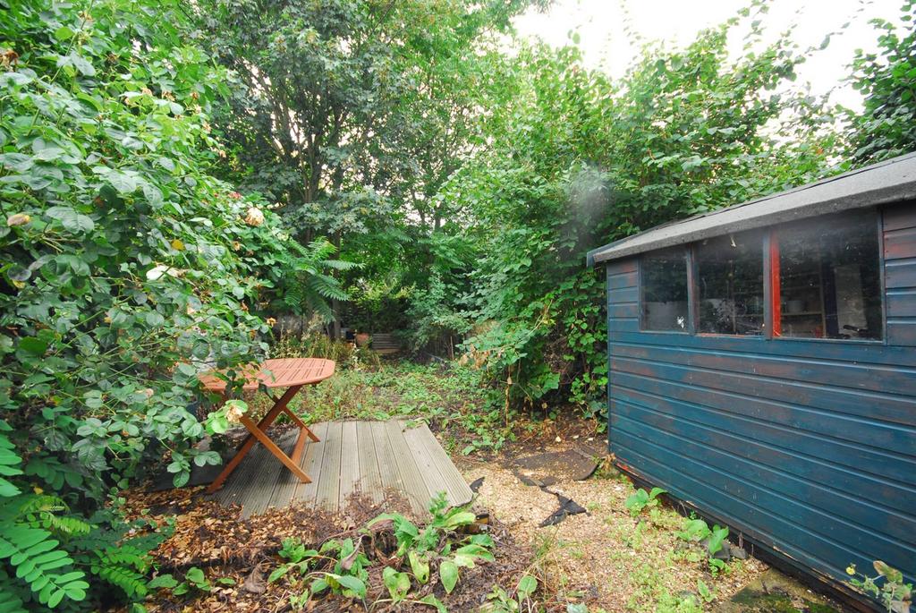 South Lambeth Road, Vauxhall, London... 1 bed flat £1,842 pcm (£425 pw)