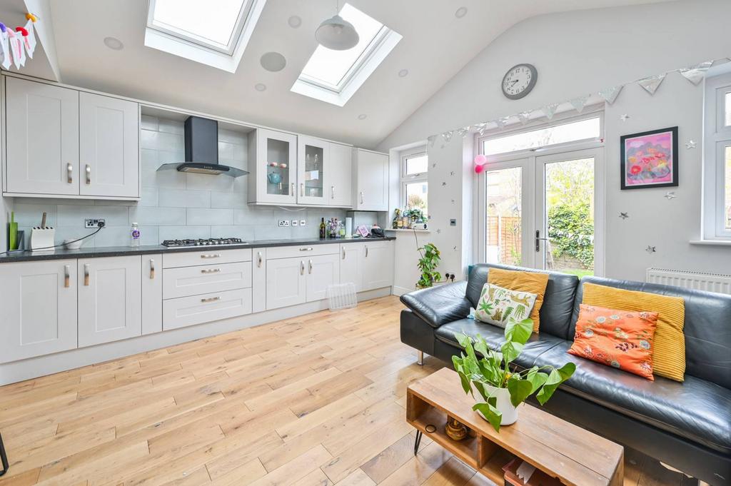 Jewel Road, Walthamstow, London, E17 6 bed terraced house to rent £