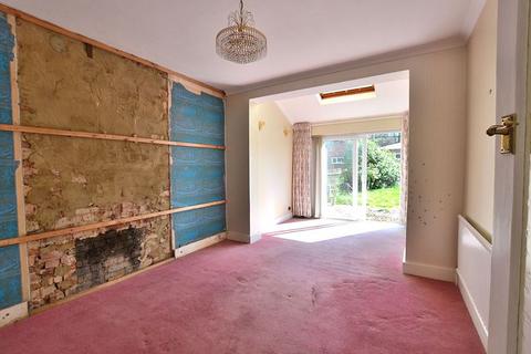 68 Ernest Grove, Beckenham, BR3 3JF