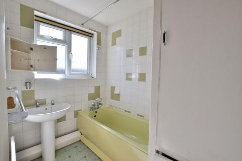 68 Ernest Grove, Beckenham, BR3 3JF