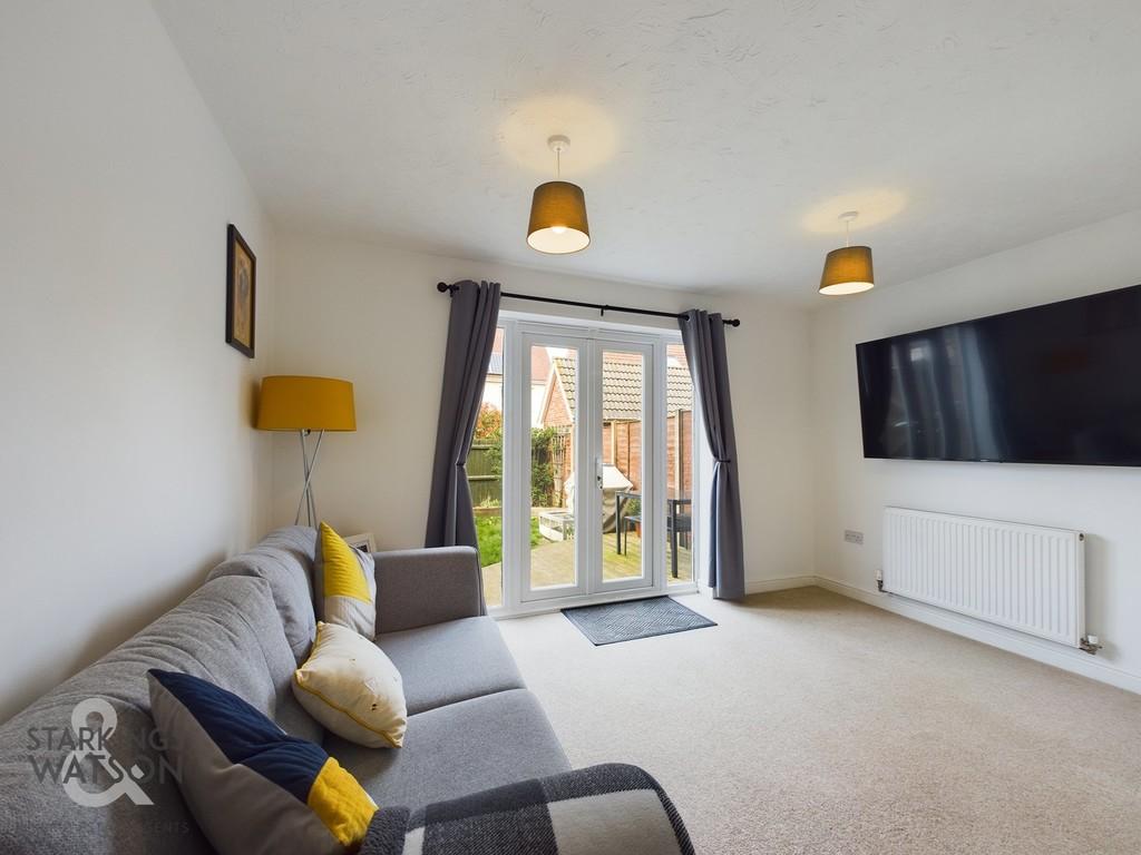 Bullfinch Drive, Harleston 3 bed terraced house for sale £220,000