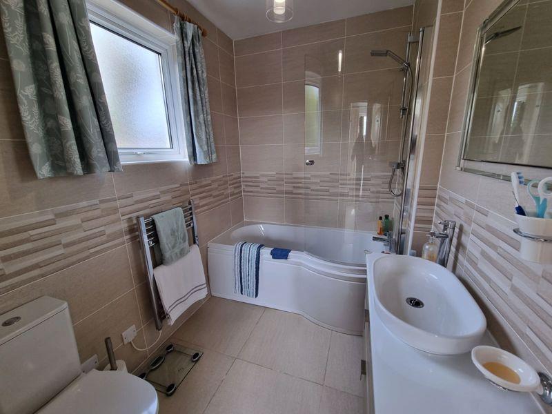 En Suite Bathroom