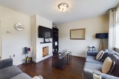 18 Annalee Road, South Ockendon, RM15 5BY