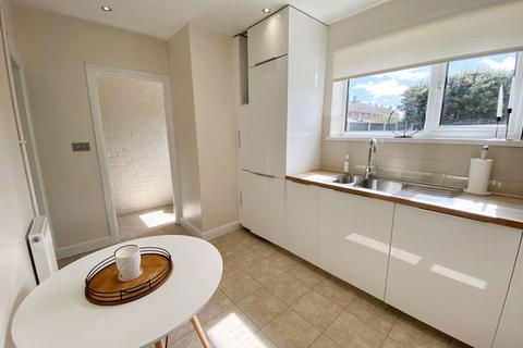 18 Annalee Road, South Ockendon, RM15 5BY