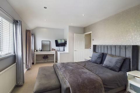 18 Annalee Road, South Ockendon, RM15 5BY