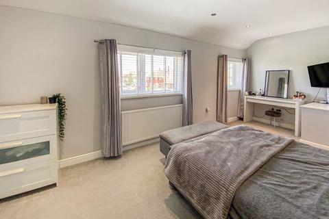18 Annalee Road, South Ockendon, RM15 5BY