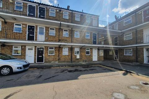 1 bedroom flat to rent, Inglehurst Gardens, Redbridge