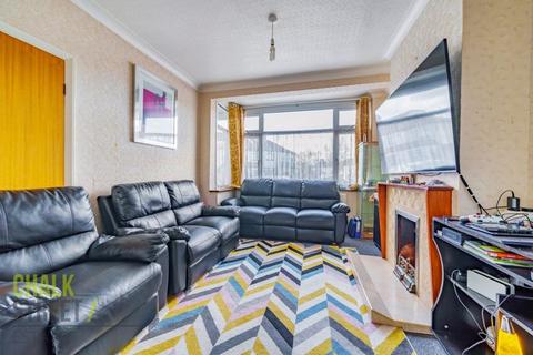 3 Tennyson Way, Hornchurch, RM12 4BU