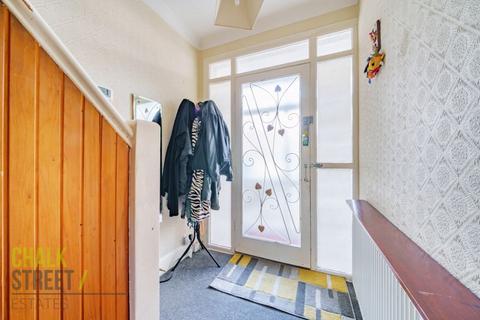 3 Tennyson Way, Hornchurch, RM12 4BU