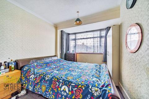 3 Tennyson Way, Hornchurch, RM12 4BU