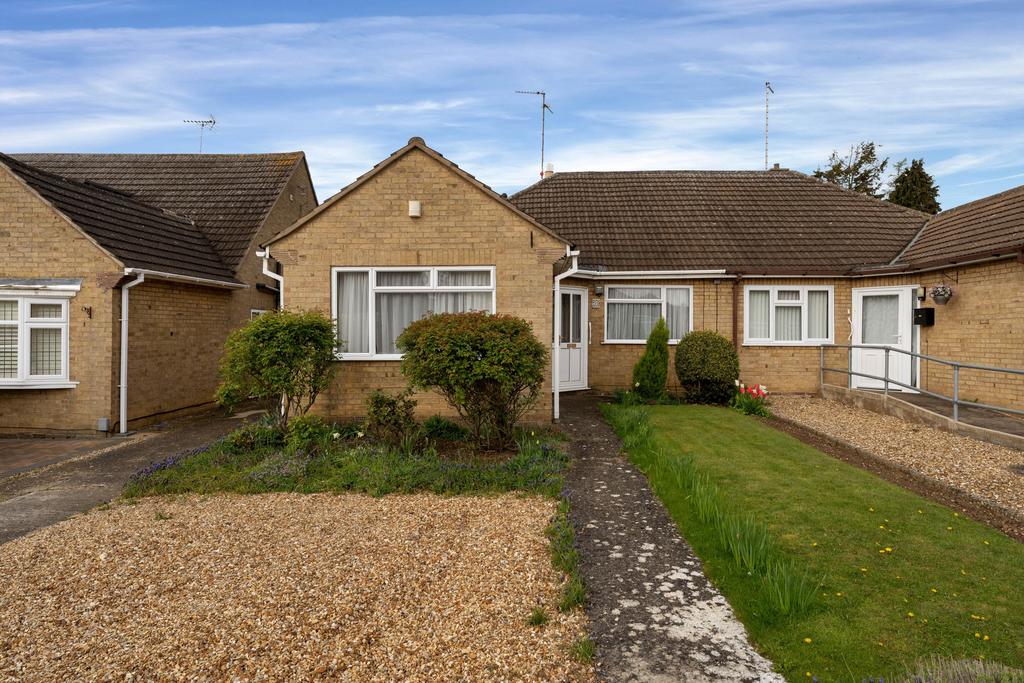 Amberley Slope, Werrington, Peterborough, PE4 3 bed semidetached