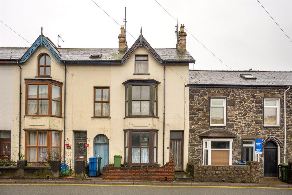 Ala Road, Pwllheli, Gwynedd, LL53 5 bed terraced house for sale £170,000