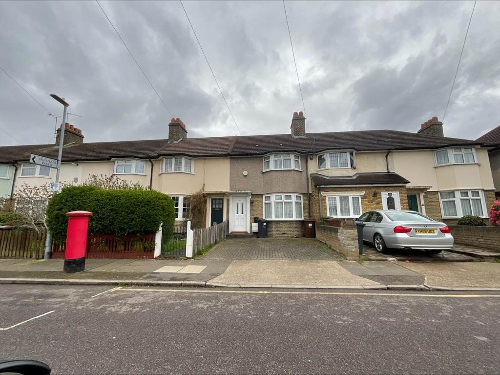 Dawson Avenue, Barking, 2 bed house £1,650 pcm (£381 pw)