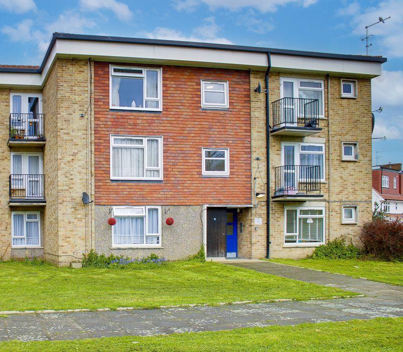 Turkey Street, Enfield 1 bed flat for sale £230,000