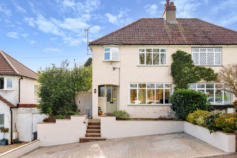 Church Lane Drive, Coulsdon CR5 3 bed semidetached house £550,000