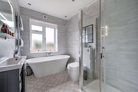 35 Oak Road, Caterham, CR3 5TT