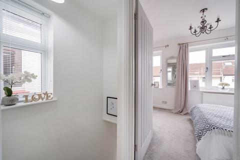 35 Oak Road, Caterham, CR3 5TT
