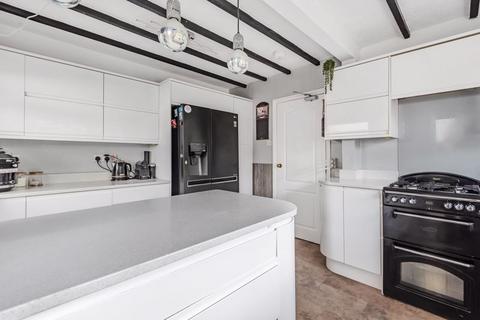195 Caterham Drive, Coulsdon, CR5 1JS