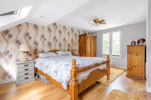 195 Caterham Drive, Coulsdon, CR5 1JS