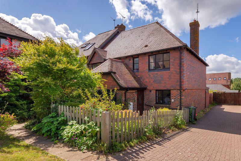 Morley Drive, Horsmonden TN12 2 bed end of terrace house £330,000