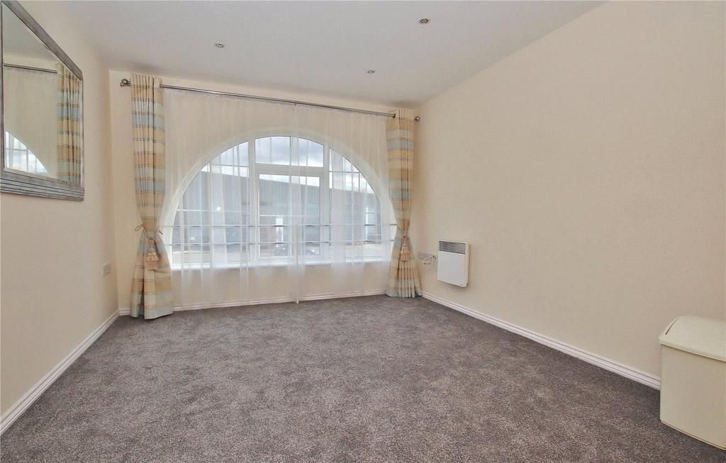 Crane House, 2 Peel Close, Verwood... 2 bed apartment £930 pcm (£215 pw)