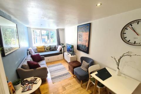 1 bedroom flat to rent, Flat , Russell Court, - Hammersmith Grove, London
