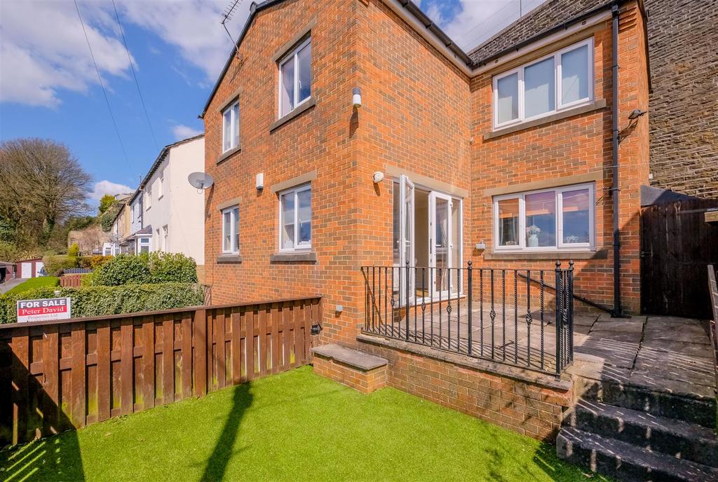 Plane Tree Nest, Halifax 3 bed detached house for sale £210,000