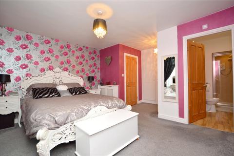 4 bedroom end of terrace house for sale, 1 Tyersal House, Tyersal Lane, Bradford, West Yorkshire