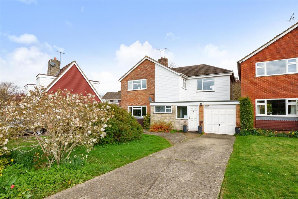 Collingwood Crescent, Guildford 4 bed detached house £750,000