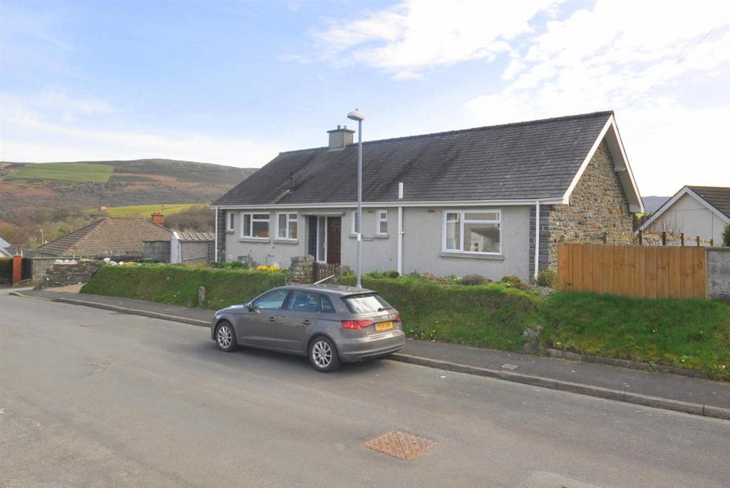 Station Road, Cwmdauddwr, Rhayader 3 bed detached bungalow for sale £285,000