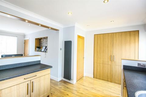 61 Barnsley Road, Darfield, Barnsley, S73 9PD