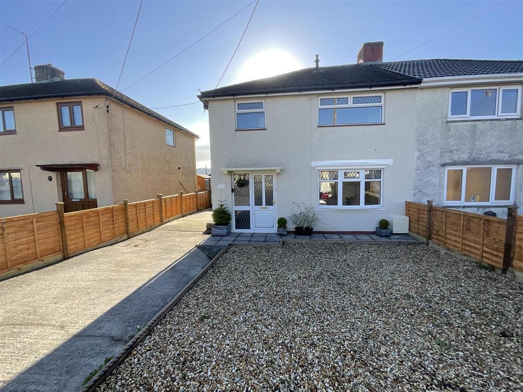 Blaenau Road, Llandybie, Ammanford 3 bed semidetached house £187,500