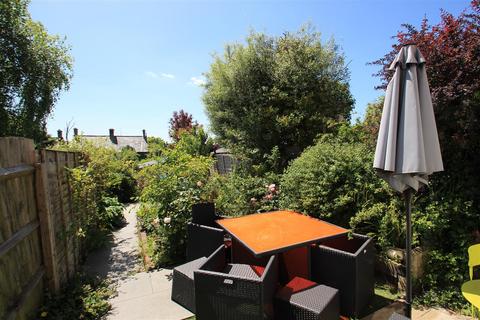 54 Campbell Road, Salisbury, SP1 3BG