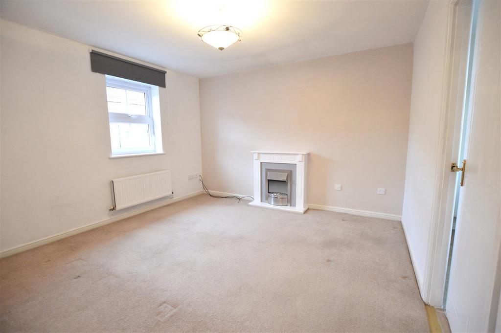 Waggoner Close, Swindon 2 bed coach house £900 pcm (£208 pw)