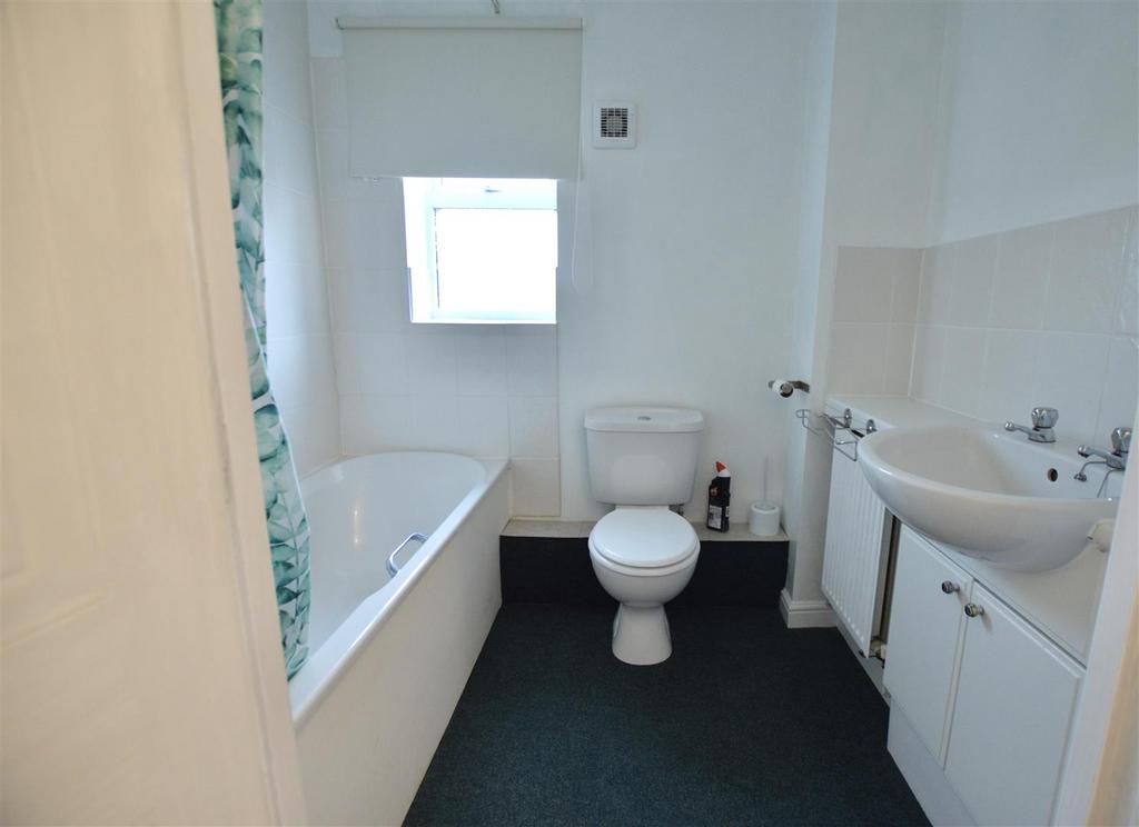 Waggoner Close, Swindon 2 bed coach house £900 pcm (£208 pw)