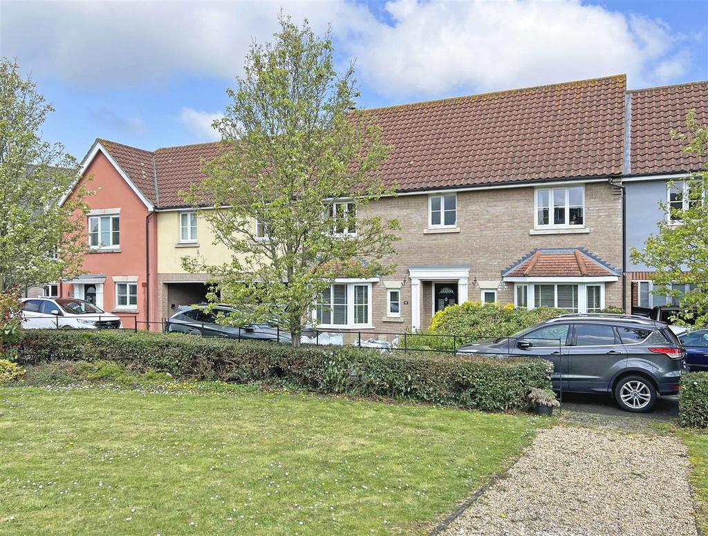 Chestnut Avenue, Great Notley, Braintree 5 bed link detached house £