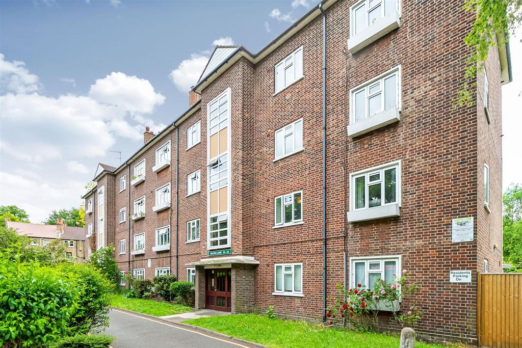Rocks Lane, Barnes, SW13 2 bed flat - £1,900 pcm (£438 pw)