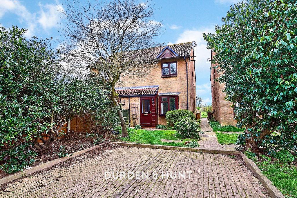 Kirton Close, Hornchurch 1 bed semidetached house £1,275 pcm (£294 pw)