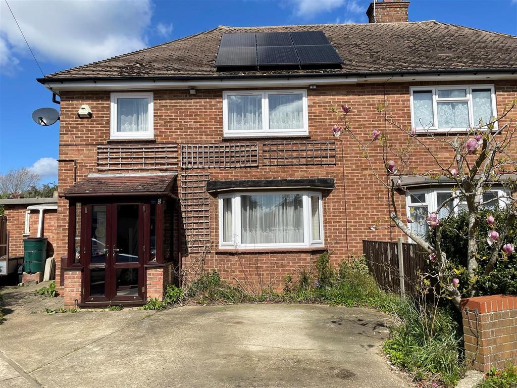 Glisson Square, Colchester 3 bed semidetached house for sale £325,000