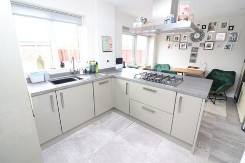 93 Kestrel Close, Chipping Sodbury, Bristol, BS37 6XA