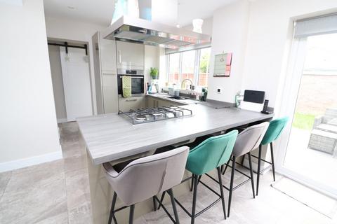 93 Kestrel Close, Chipping Sodbury, Bristol, BS37 6XA