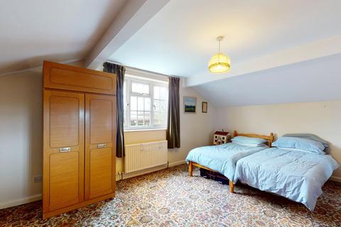 63 Cambridge Drive, Otley, LS21 1DD