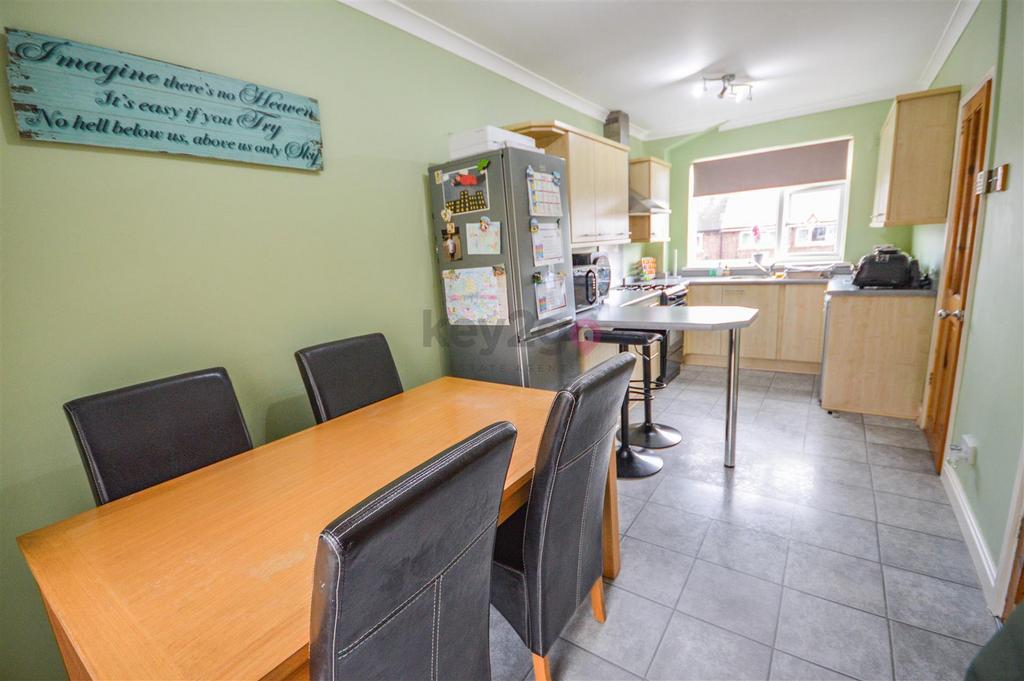 Cotleigh Drive, Hackenthorpe, Sheffield, S12 3 bed semidetached house