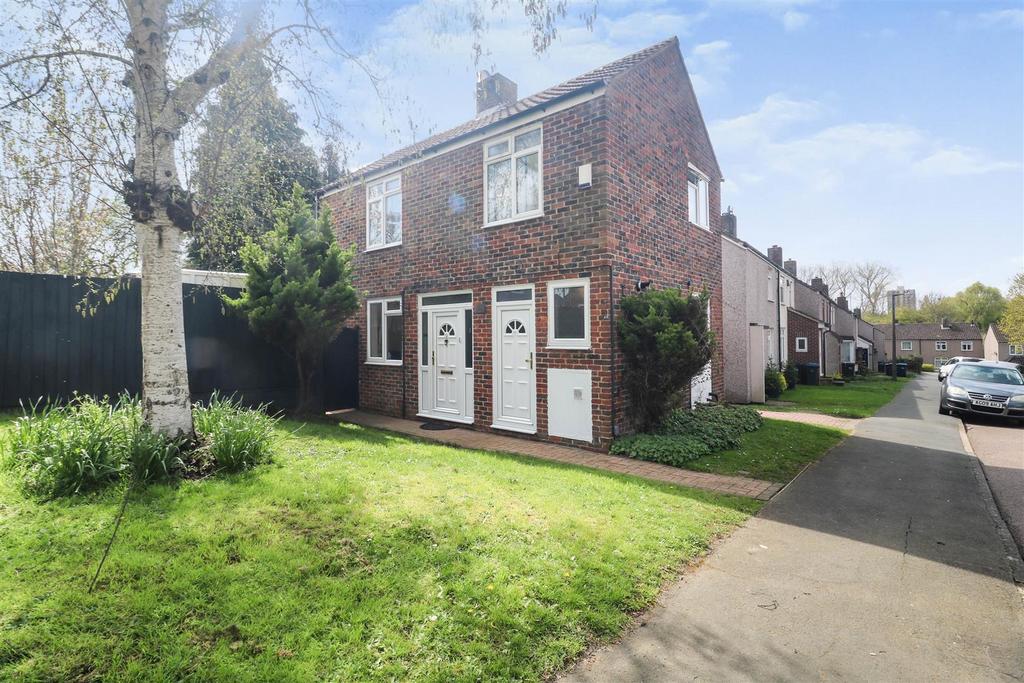 Westfield, Harlow 2 bed detached house £400,000